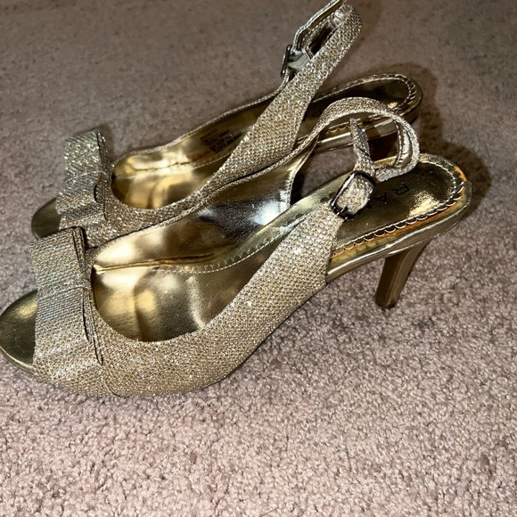 Rampage gold slingback heels size 7.5 - Picture 2 of 3